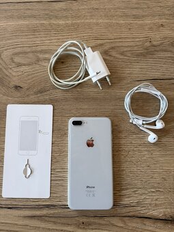 Apple iPhone 8 Plus 64GB - 2