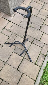 Predám stojan na gitaru. - 2