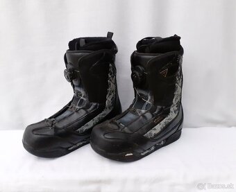 43 topanky na snowboard - 2