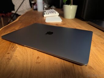 Apple M1 Macbook Air 16gb ram - 2