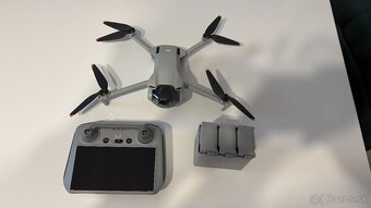 Dron DJI Mini 3 Fly More Combo (DJI RC) - 2