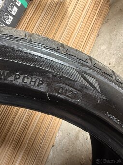 235/40 r19 - 2