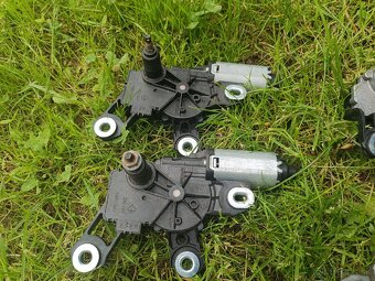 Motorčeky stieracov - 2