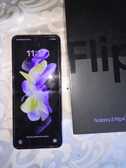 Samsung galaxy Z Flip 4 - 2