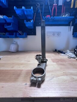Spodný okular na Honda hornet 600 pc41 - 2