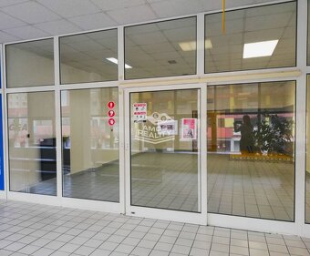 PRENÁJOM, obchodný priestor 75 m2, centrum mesta Malacky - 2