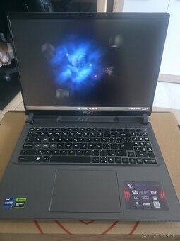Msi Vector 16 HX A14VHG Herný notebook - 2