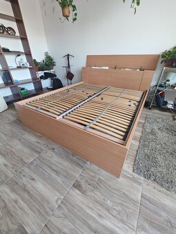 Manželská posteľ s bielizníkom - 2