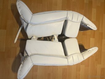 VAUGHN V6 2000 PRO brankárske betóny - 2