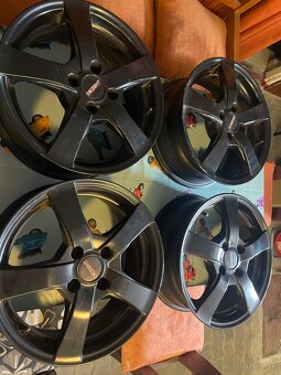 Predám sadu Alu diskov na Fiat Punto Evo 4x100 R15 - 2