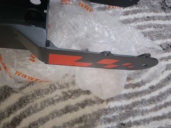 Spodný držiak tlmiča na elektrickú kolobežku kukirin g2 - 2