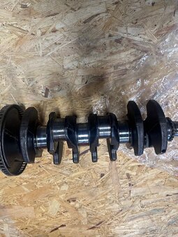 Kľukový hriadeľ 2.0 tsi - 2