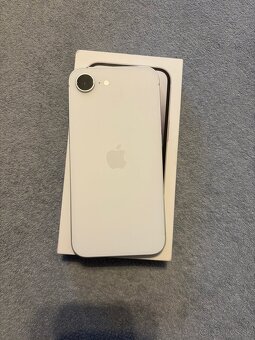 Predám IPhone 16e - 2