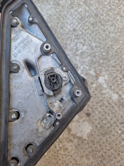 Mercedes w124 prave zrkadlo - 2