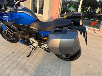 BMW F900XR - 2