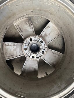 Alu sada originál Vw r17 passat b8 - 2