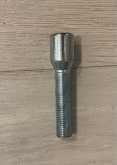 Predĺžené skrutky Carbonado M14 - 2