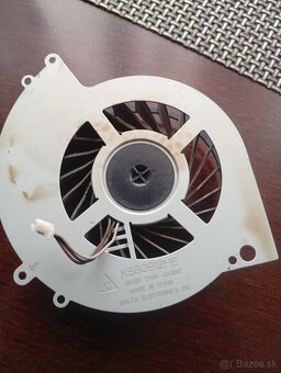 Ventilátor PS4 - 2