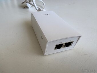 TP-Link Omada EAP245 AC1750 WiFi Access Point + PoE - 2