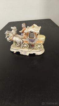 Porcelánový záprah s kočom. - 2
