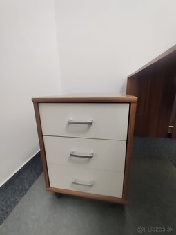 Zostava skrinky a stoly - 2