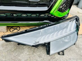 Audi RSQ8 naraznik světla matrix kapota blatniky - 2