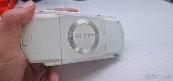 Predám PSP 1004 Ice white z krémovými tlačidlami - 2