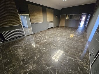 Pozor Nová cena Priestranný polyfunkčný dom v centr… - 2