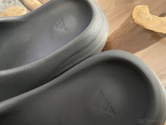 Yeezy slide cierne šľapky 40 - 2