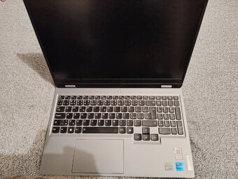 Lenovo LOQ 15IRX9 - 2