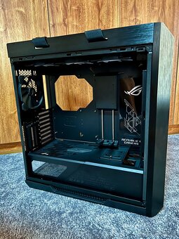 PC Skrinka Asus ROG Strix Helios - 2