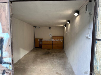 PREDANÉ Na predaj GARÁŽ na Štítovej ul. Staré mesto - 2