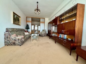 CENTRUM - veľký tehlový 3i byt, 85m2, loggia, garáž - 2