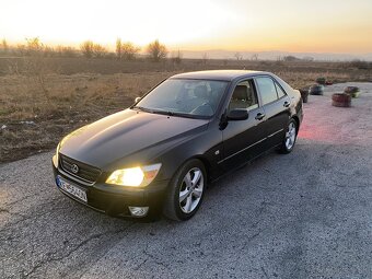 Lexus is200 - 2