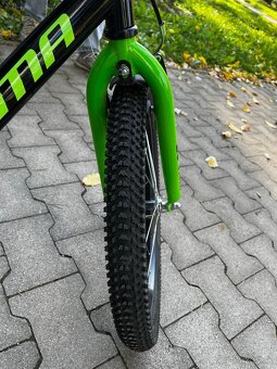 Bicykel 20" s prilbou a chráničmi - 2