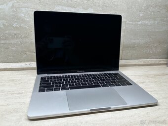 Apple MacBook Pro 13" 2017 i5/ 8GB/ 128GB - 2
