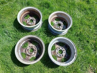 4x100 R13 - 2