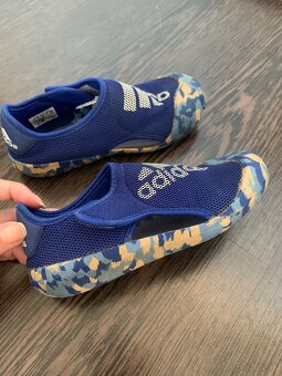 Predam detske adidas sandale 30 - 2