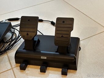 Xbox / pc hraci volant s pedalmi HORI simulator - 2