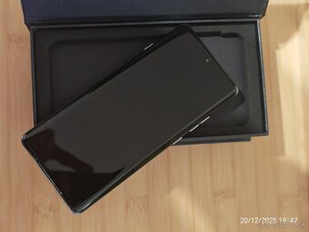 Predám nový telefón Motorola Edge 60 Pro 12+12GB/512GB - 2