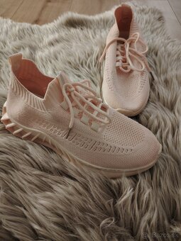 Dámske tenisky, veľkosť 39 - 2