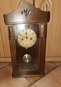 Staré nástenné hodiny - 2