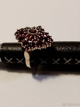 Strieborný prsteň s Českym granátom ;pozlatene - 2