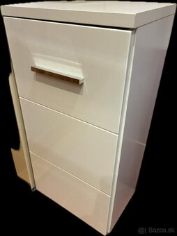 Skrinky do kupelne - 2