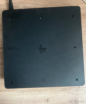 Ps4 slim - 2
