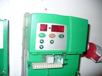 Predám frekvenčný menič , 400V, 2,2kw - 2