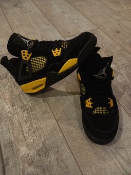 Jordan 4 Retro "Thunder" - 2