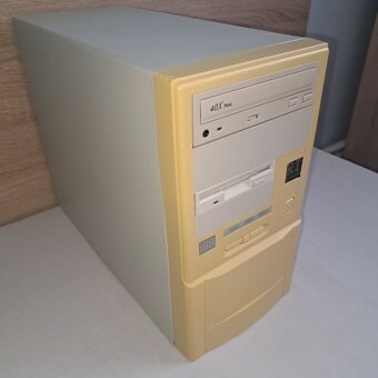 stary pocitac celeron A 300 - 2