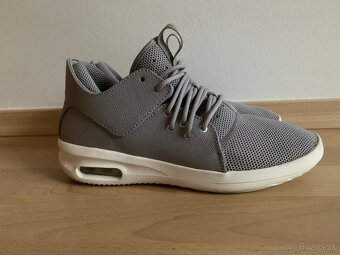 AIR JORDAN FIRST CLASS - 2