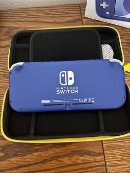 Nintendo switch lite - 2